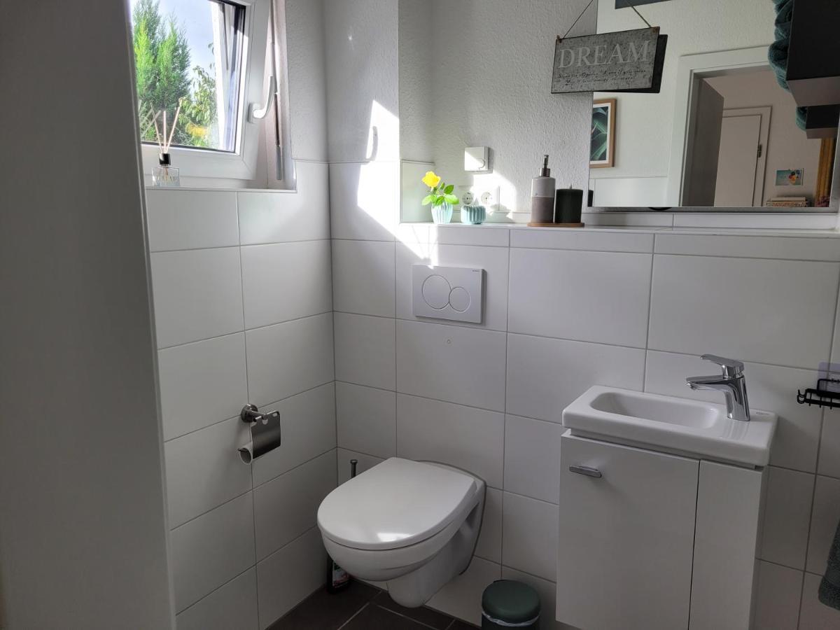 Lin'S Place - Private Room With Bath Near Fair Hannover Bagian luar foto